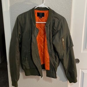 Army Green Bomber Jacket: Women’s Medium